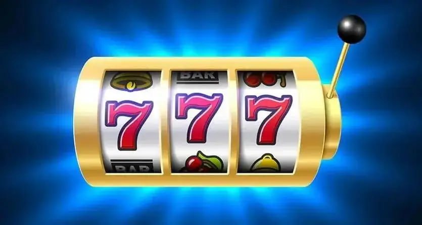 Antarmuka permainan Gaple Online di platform kenzo168 dengan meja digital dan kartu domino
